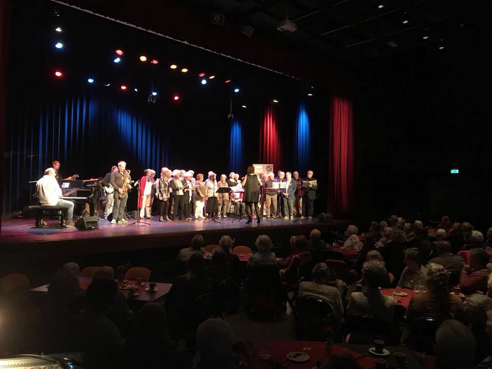 Speciale Vier het Leven matineevoorstelling voor gasten uit Groningen en Drenthe Speciale Vier het Leven matineevoorstelling voor gasten uit Groningen en Drenthe