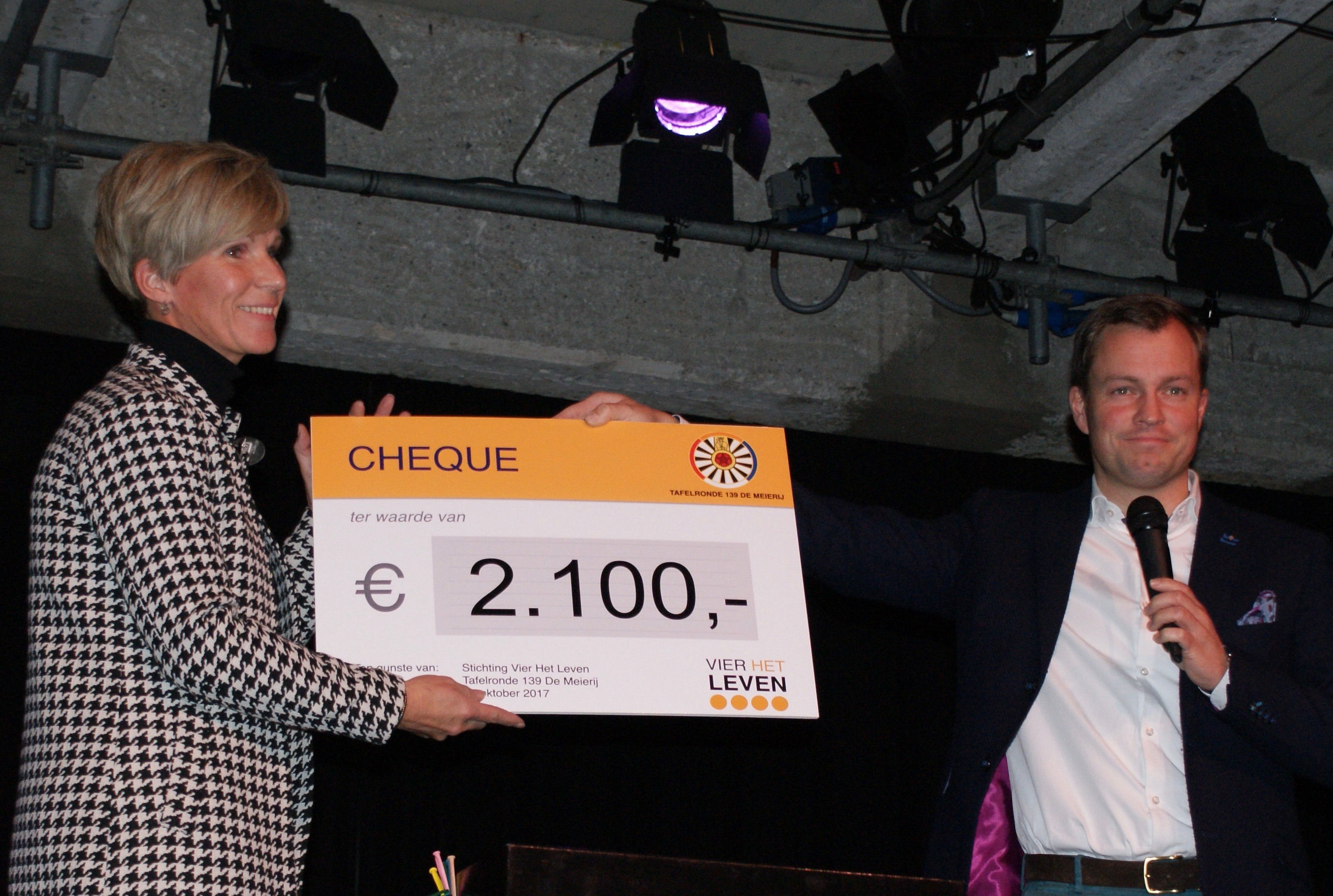 Vier het Leven ontvangt mooi bedrag van Ronde Tafel Meierij Vier het Leven ontvangt mooi bedrag van Ronde Tafel Meierij
