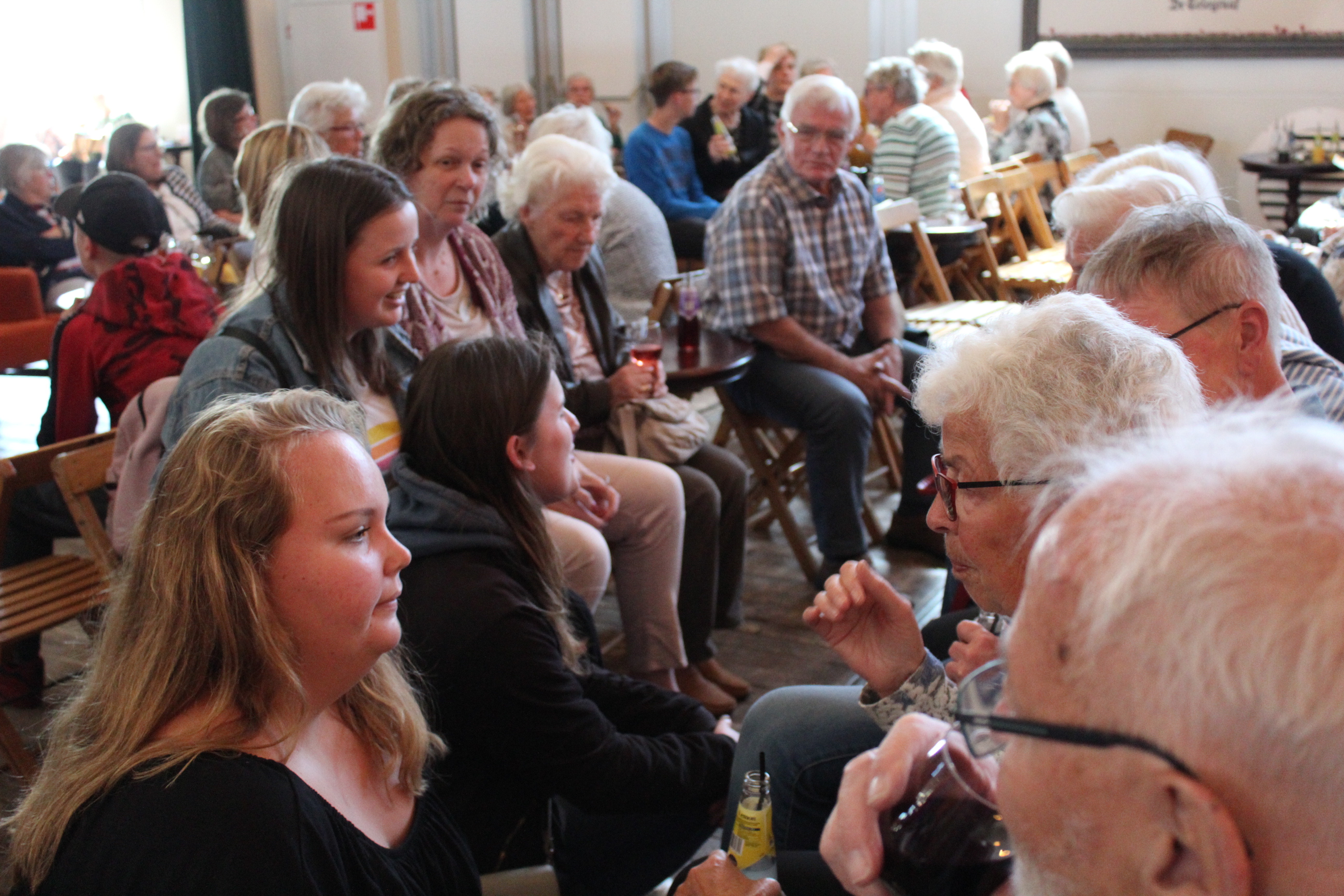 550 Gasten van Riki Stichting en Vier het Leven bezoeken Soldaat van Oranje - De Musical 550 Gasten van Riki Stichting en Vier het Leven bezoeken Soldaat van Oranje - De Musical